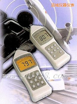 �\������x